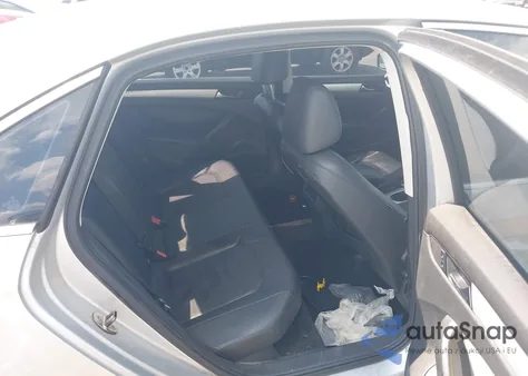 2013 Volkswagen Passat 2.5L Se z USA, uszkodzony, nr VIN 1VWBH7A30DC032872